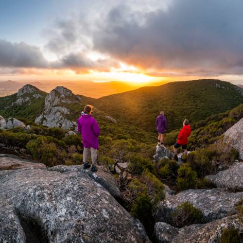 Hiking on Mt Strzelecki